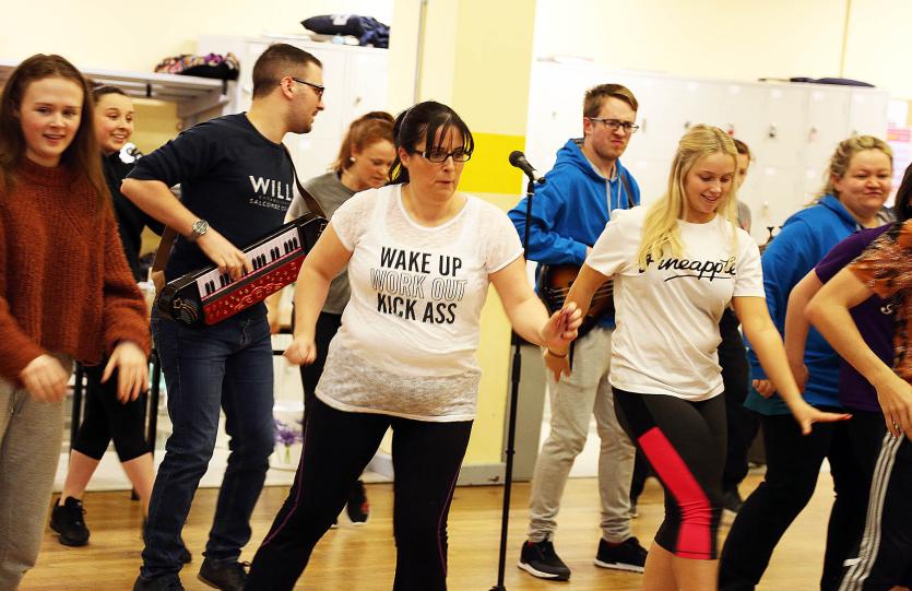 NEWBRIDGE MUSICAL SOCIETY THE WEDDING SINGER (5)