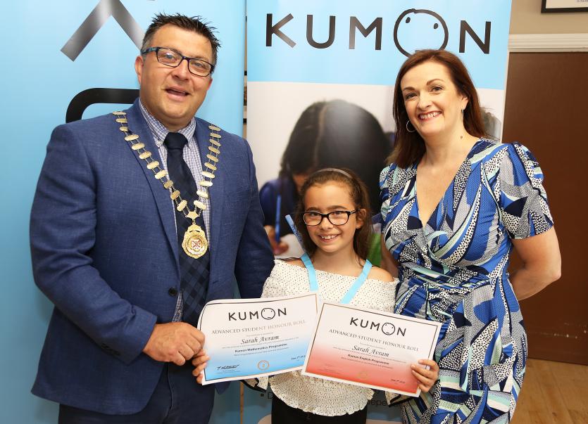 Sarah Avram with Mayor Martin Miley and Colette Murran (Kumon Kildare Director)