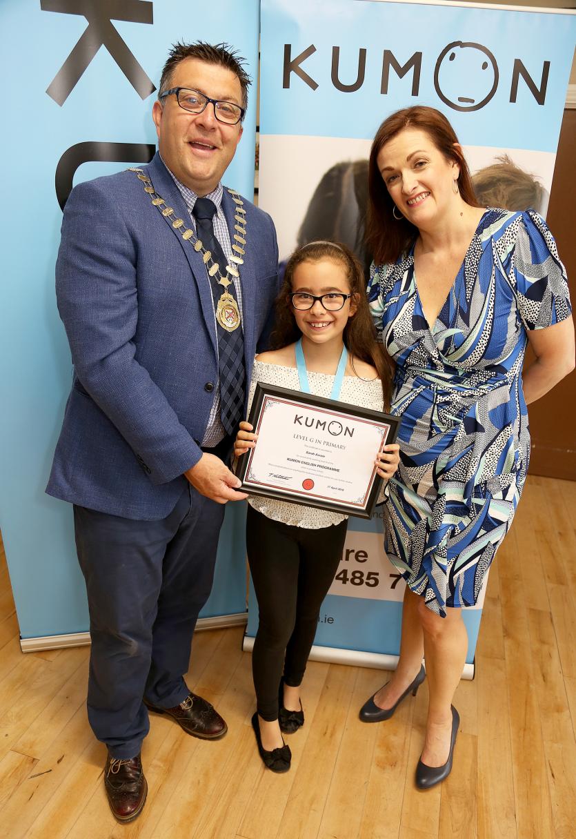 Sarah Avram with Mayor Martin Miley and Colette Murran (Kumon Kildare Director)