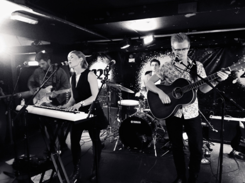 Megan O'Neill perfroming with Will Looms, Megan Amy, Ross Sheppard, Lewis Warne, Talentbanq and 229 Venue