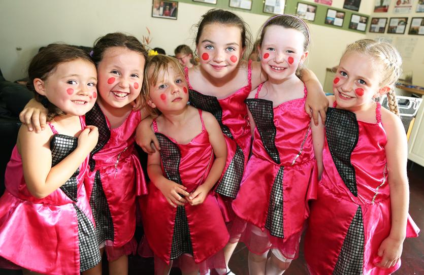 STAGE DOOR AND MORE - BACKSTAGE (1)