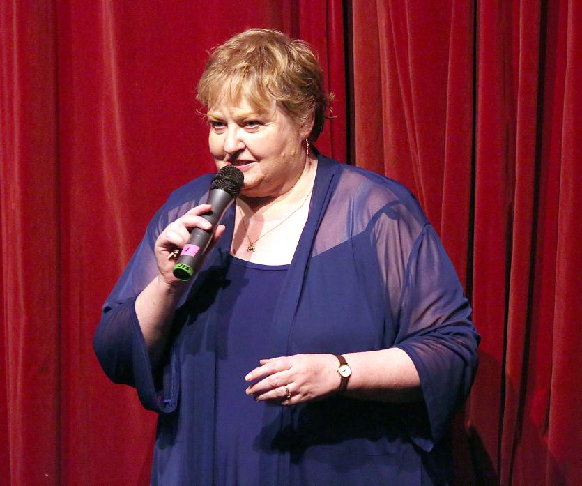 Kathleen Lambe introduces the acts