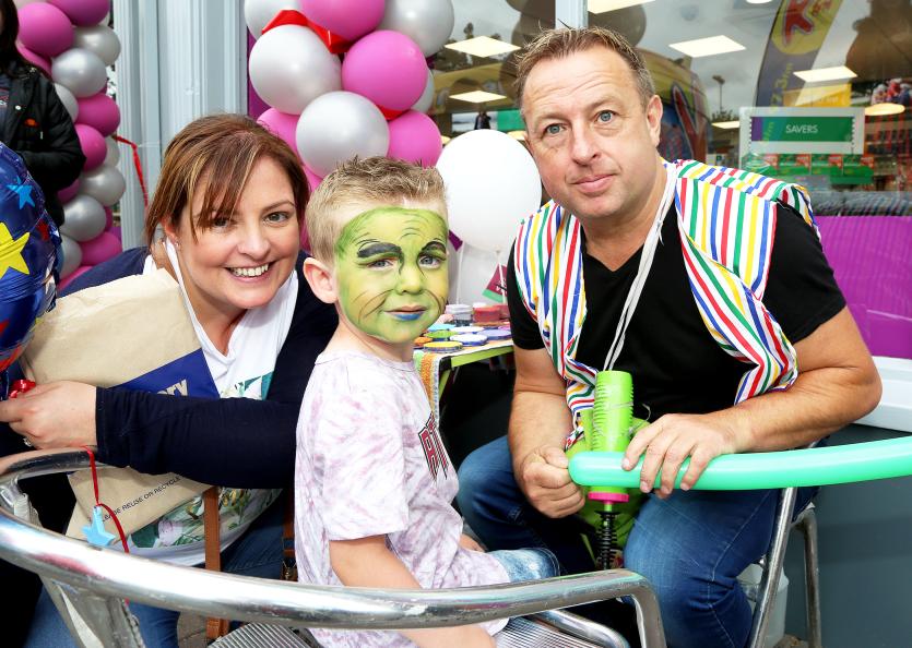 Lisa and Ryan Mangan with Mikey Bubbles from Funtime Entertainment