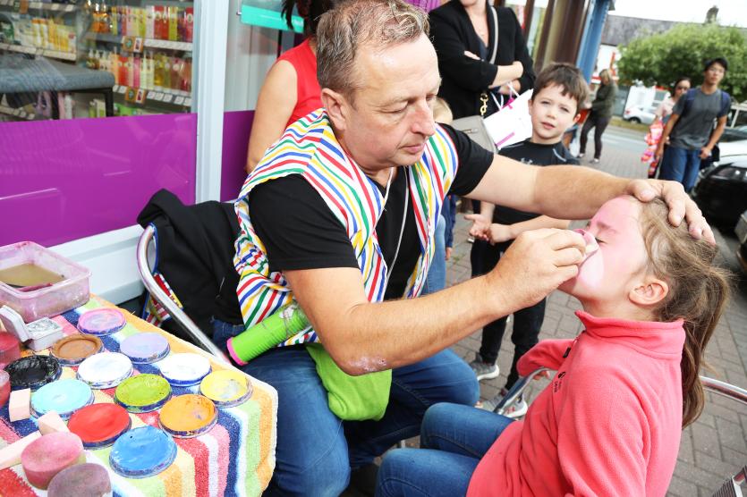 Face Painting with Mikey Bubbles from Funtime Entertainment