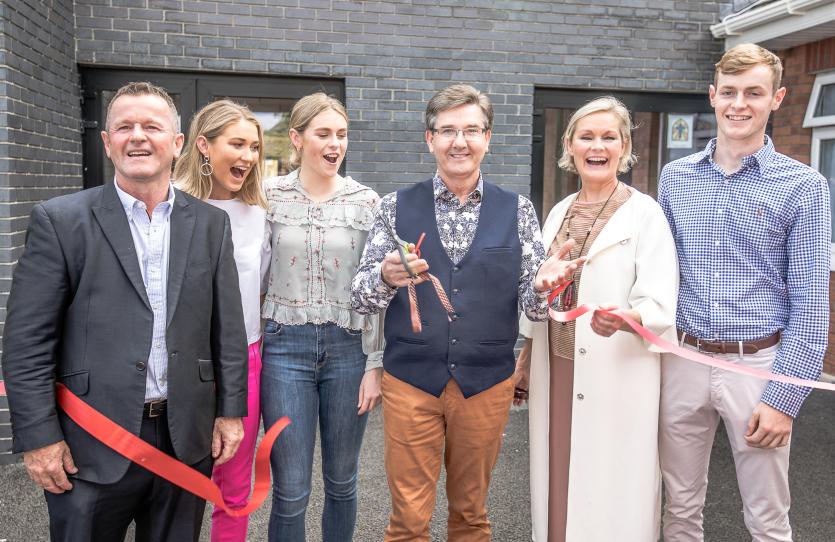 The-official-cutting-of-the-ribbon-by-Daniel-ODonnell1
