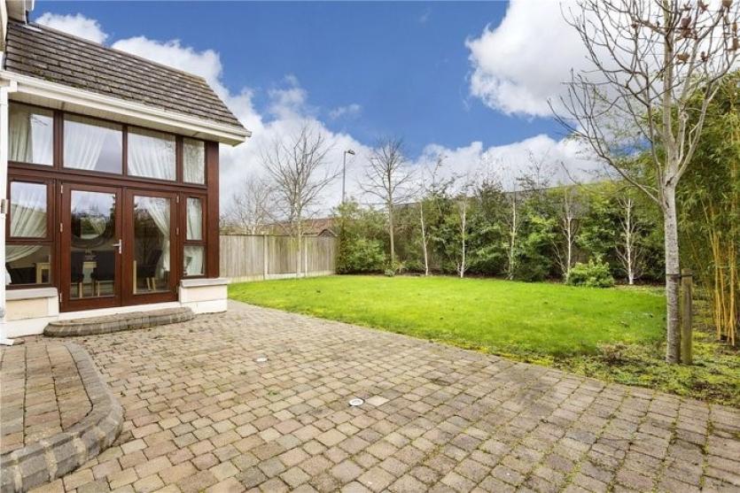 Fantastic 5bed family home in Maynooth includes landscaped gardens and