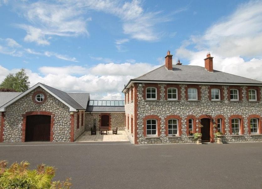 Magnificent 5bed home near Ballymore Eustace with stables on 3 acres