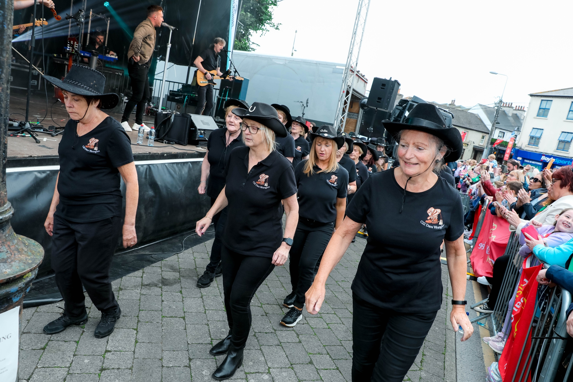 Cill Dara Wranglers dance with Nathan Carter